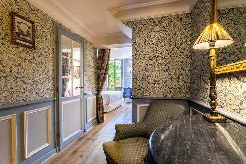 Hotel Caf� De Paris