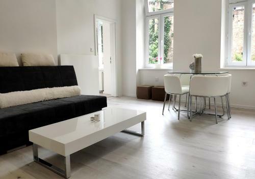 Main Square Shine Apartment