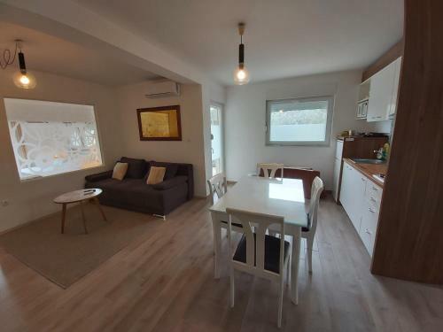 Hostal Sobe Dragi?