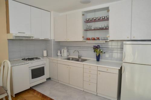 Apartments Zrili?
