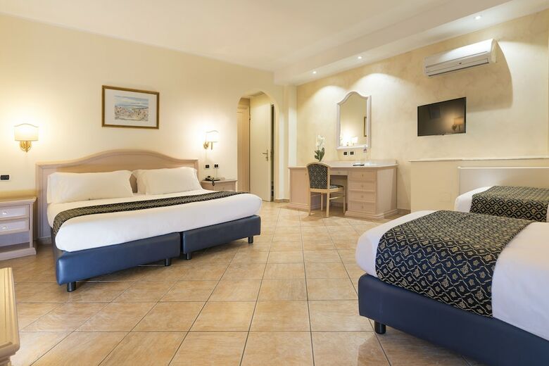 Hotel Sant Alphio Garden