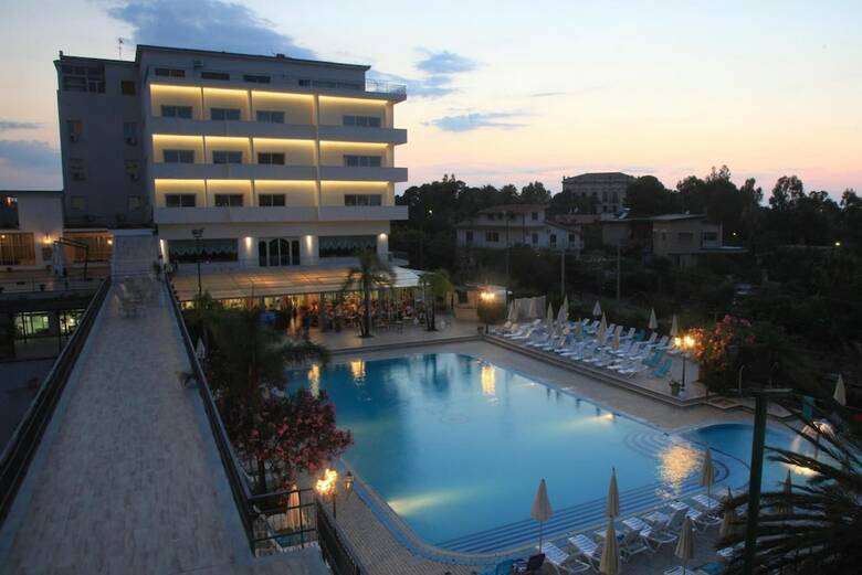 Hotel Santa Lucia And Le Sabbie D Oro