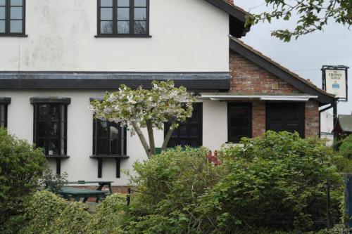 Hostal The Crown Lodge & Restaurant