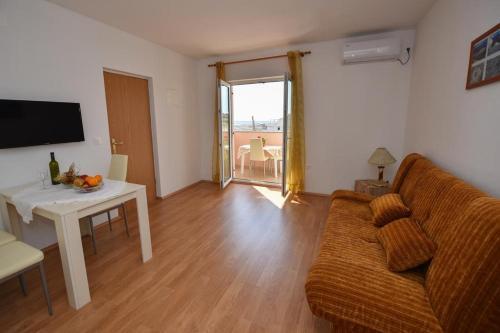 Apartments With A Parking Space Zubovici, Pag - 15342
