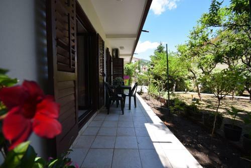 Igalo Garden Apartment