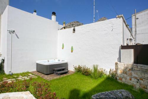 Trulli Domangi ?trullo Antonio?