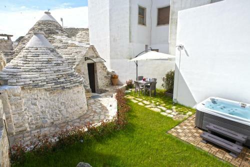 Trulli Domangi ?trullo Antonio?