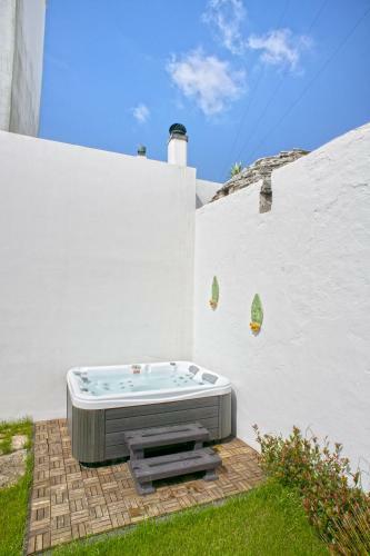 Trulli Domangi ?trullo Antonio?