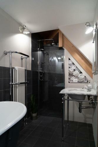 Twin Cottage
