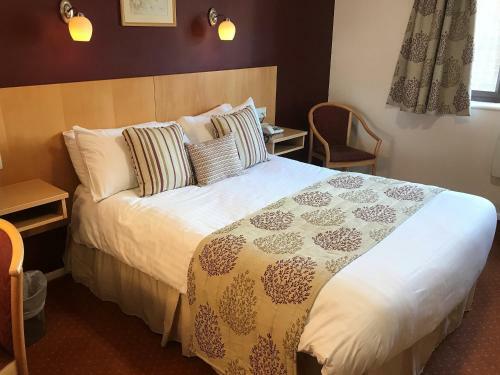 Sandpiper Hotel & Restaurant