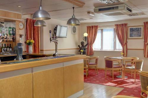 Sandpiper Hotel & Restaurant
