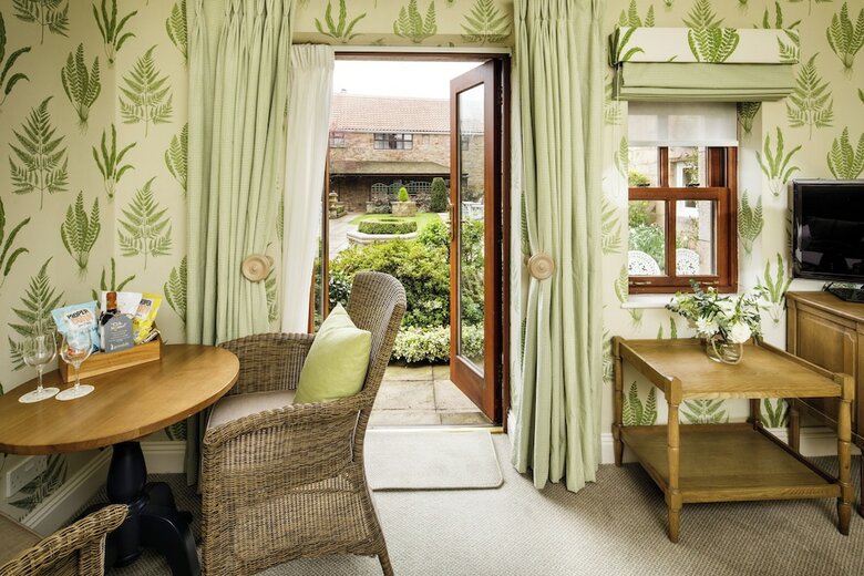 Greenhills Country Hotel