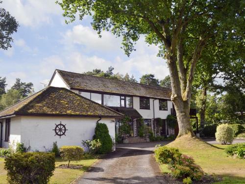 Kingswood House