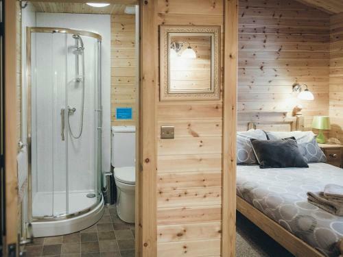 No. 6 Lake View Lodges