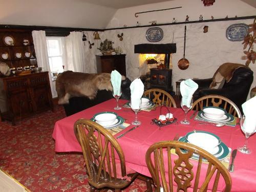 Villa Katie Ann's Thatched Cottage