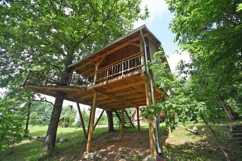 Lodge Treehouse Resnice -mre?nica