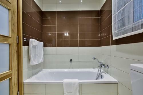 Bright & Spacious 3 Bedroom Apartment In Mellieha