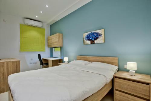 Bright & Spacious 3 Bedroom Apartment In Mellieha