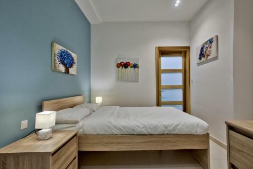Bright & Spacious 3 Bedroom Apartment In Mellieha