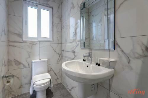 Apartamento Seafront Penthouse W Unobstructed Sea Views