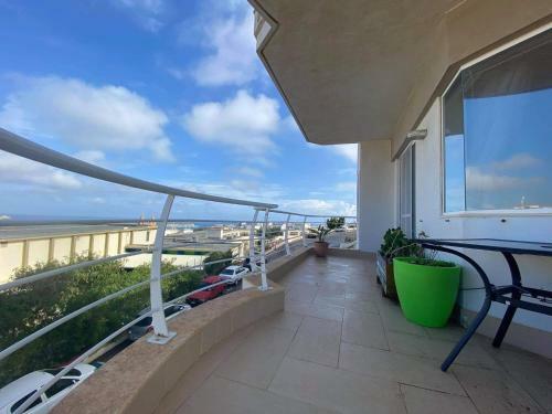 Modern 1 Bedroom Sea View Apartment