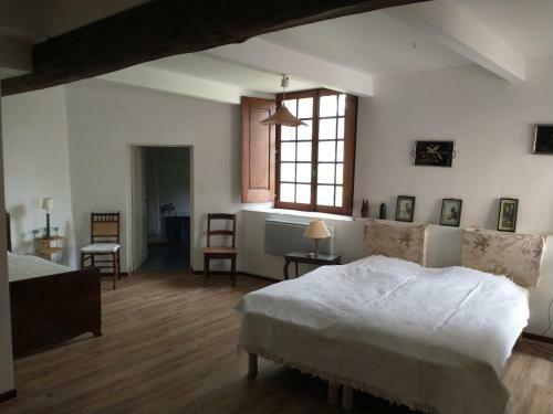 Conci�rgerie Du Ch�teau D'allemagne En Provence