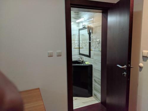 Hotel And Restaurant Abas