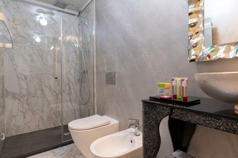 Hostal Luxury Liberty House