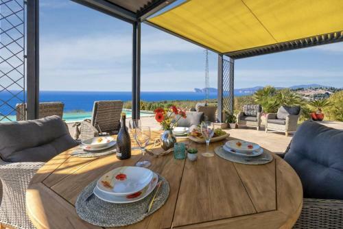 Beautiful Villa With Sea View