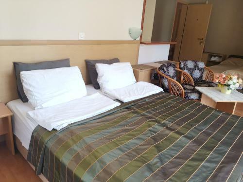 de Lux Apartments Kosta