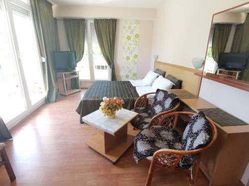 de Lux Apartments Kosta