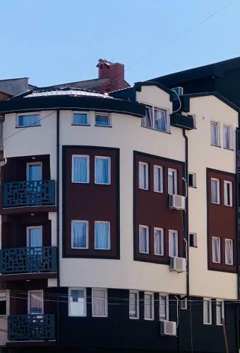 Casa Di Vall City Apartments