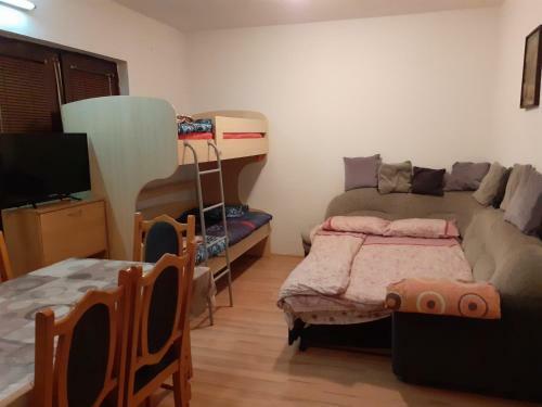 Hostal Apartments Filemi