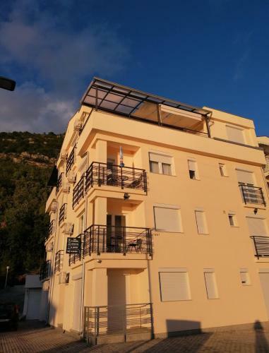 Apartment Ema