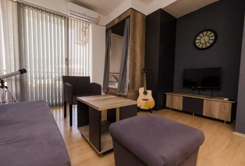 Oz Apartments