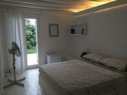 Beautiful Villa In Mykonos With Shared Swimming Pool