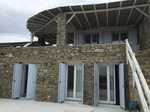 Beautiful Villa In Mykonos With Shared Swimming Pool