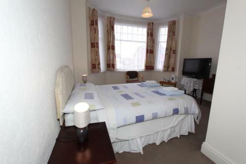 Hostal West Point Hotel