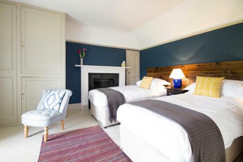 Bed & Breakfast Costislost House