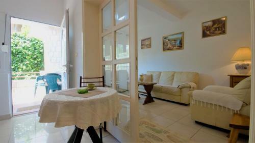 Irina Apartment Petrovac