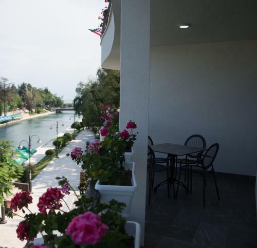Seasons Hotel