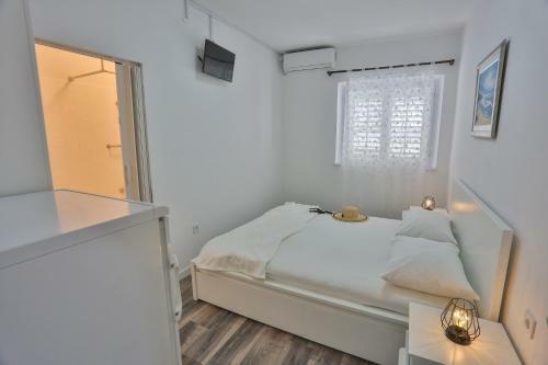 Hostal Guesthouse On The Beach