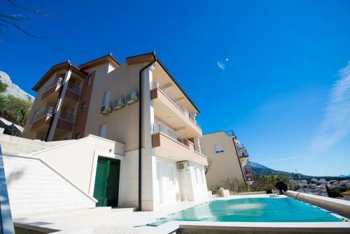 Apartments Karlo