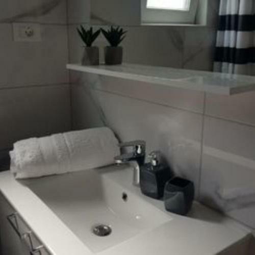 Apartmanska Ku?a Sa Bazenom - Ba?ka Voda