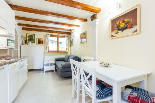 Apartment Sepat With Free Parking Place In Baska