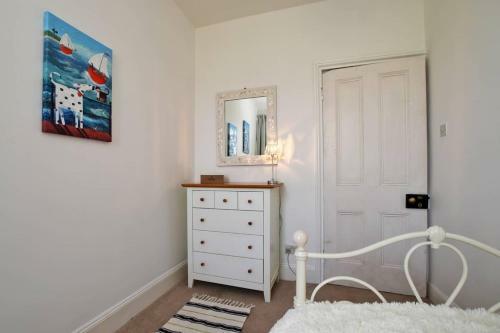 Seashell House With Sea Views And Free Gym Pool Pass