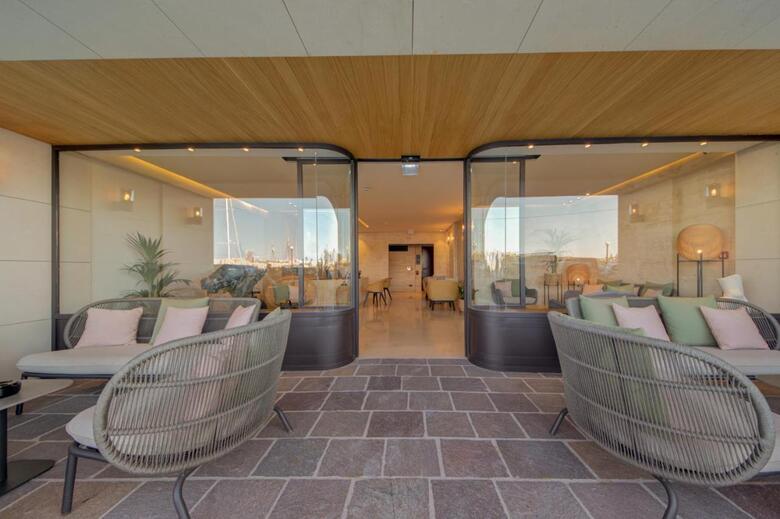 Land's End, Boutique Hotel