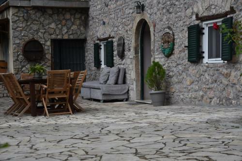 Kalavrita Winter Retreat - Homely Spacious Chalet