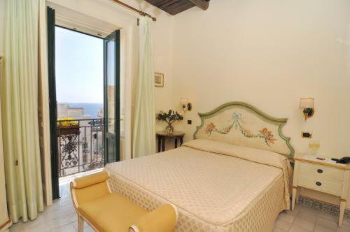 Hostal Residenza Del Duca Rooms & Apartments