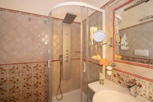 Hostal Residenza Del Duca Rooms & Apartments